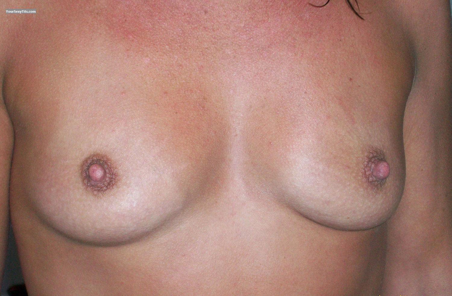 Tit Flash: Very Small Tits - Liz from United States